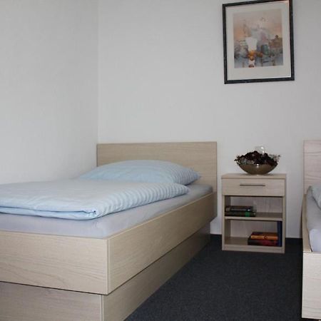 Pension Stadler Obertraubling ภายนอก รูปภาพ
